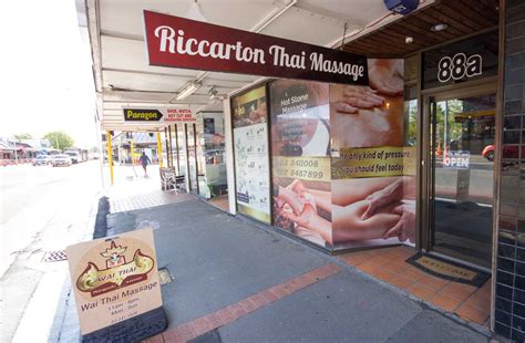 Sexual massage Riccarton