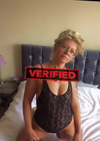 Charlotte Blowjob Finde eine Prostituierte Mehlschwitze
