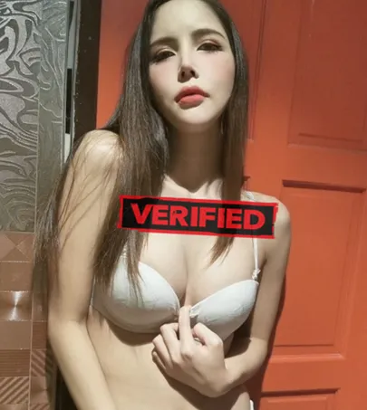 Adrienne sexy Escort Simpang